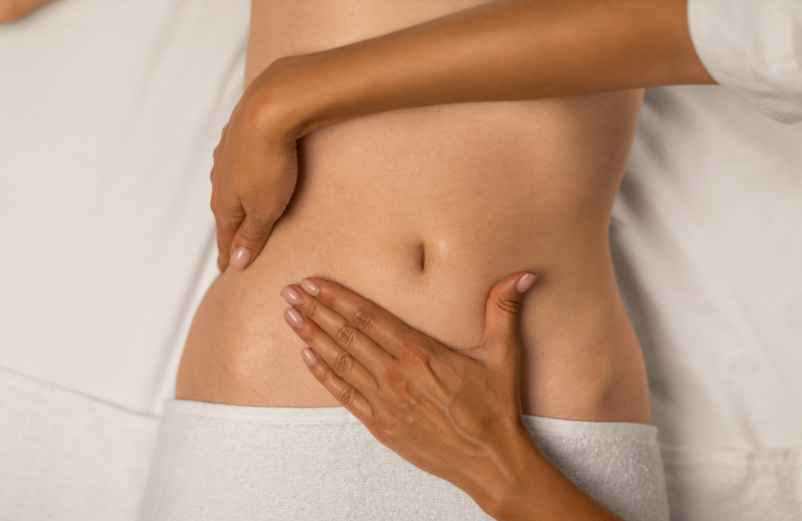 Le massage abdominal contre les crampes-cge-news.com