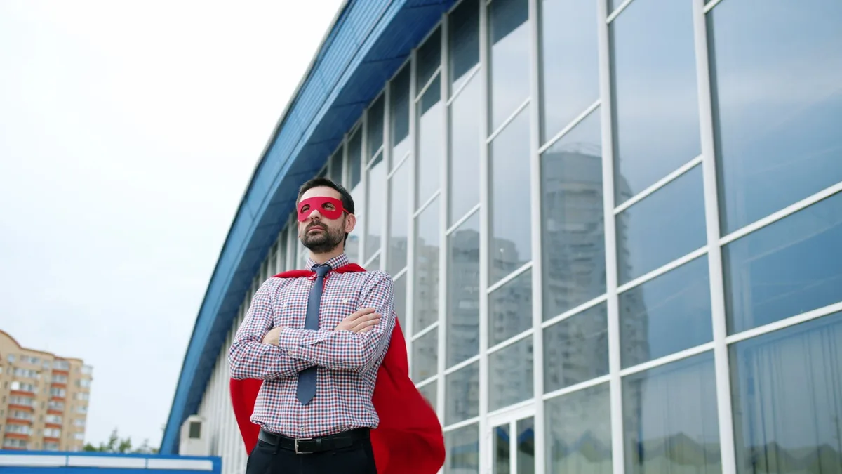 Personne travaillant avec confiance sur un projet créatif ou stratégique, incarnant l'audace professionnelle.